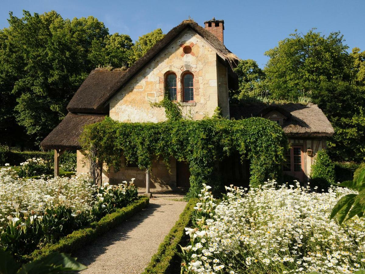 Le Petit Neptune Versalhes Exterior foto